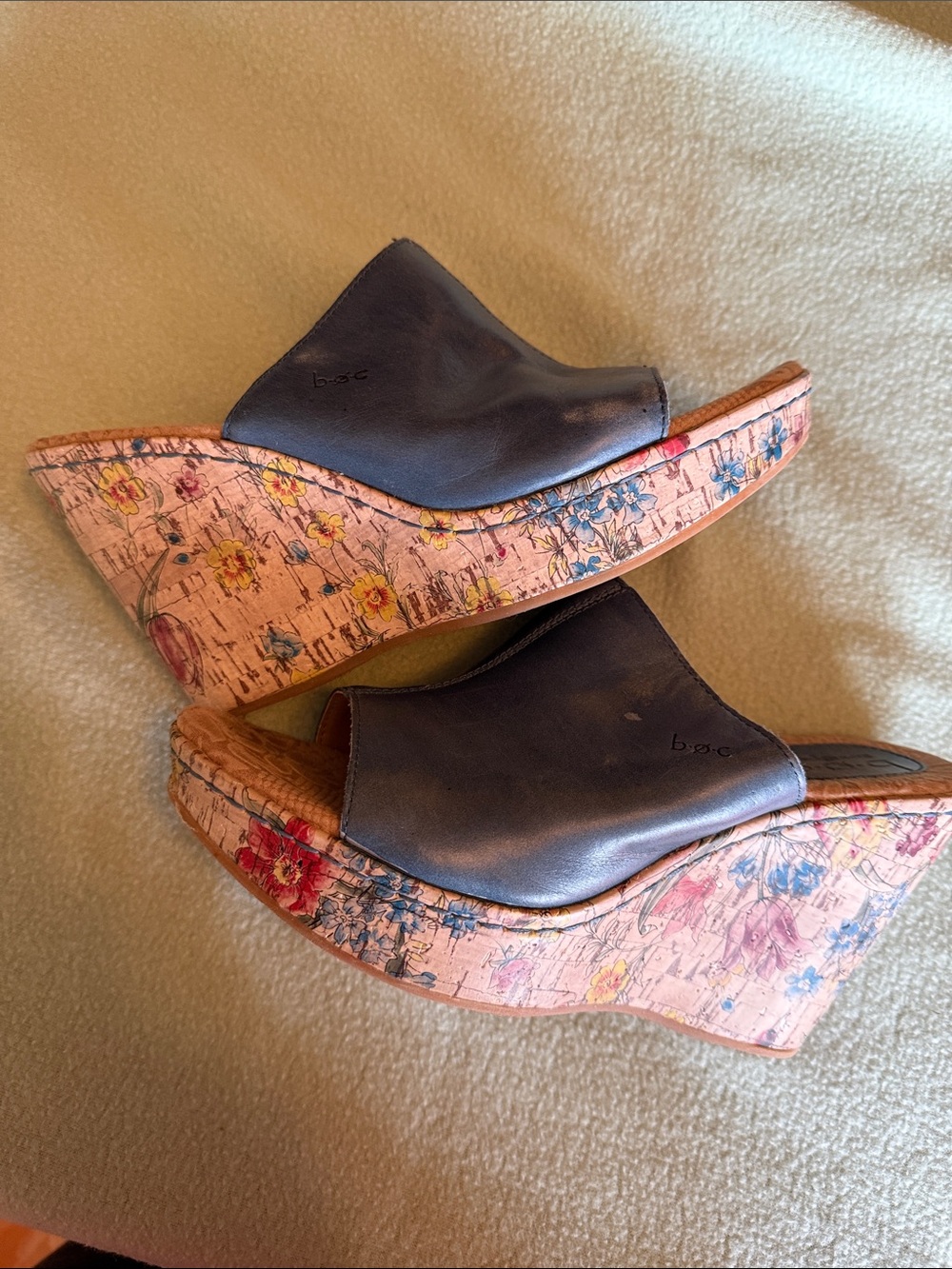 b.o.c. Navy Leather Floral Cork Wedge Slides Size 8